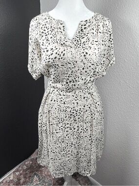 Simply Vera Vera Wang Black and Ivory Abstract Print Top